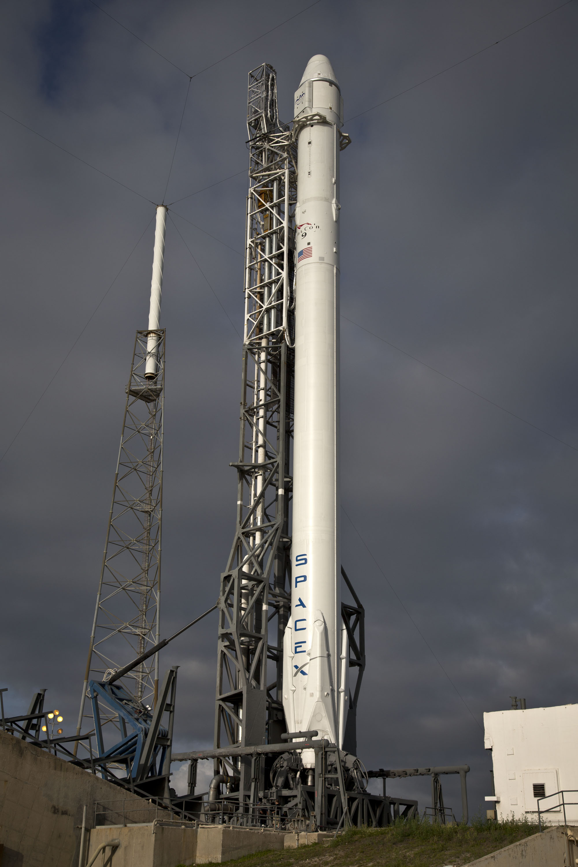 SpaceX: CRS3 launch attempt today.2000 x 3000