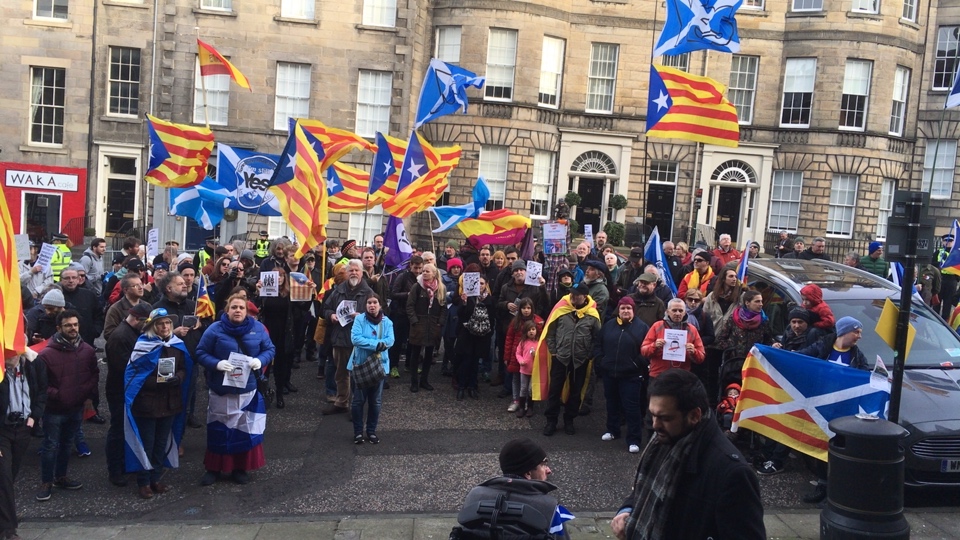 Catalan Defence Committee demo in Edinburgh at the Spanish consulate title=