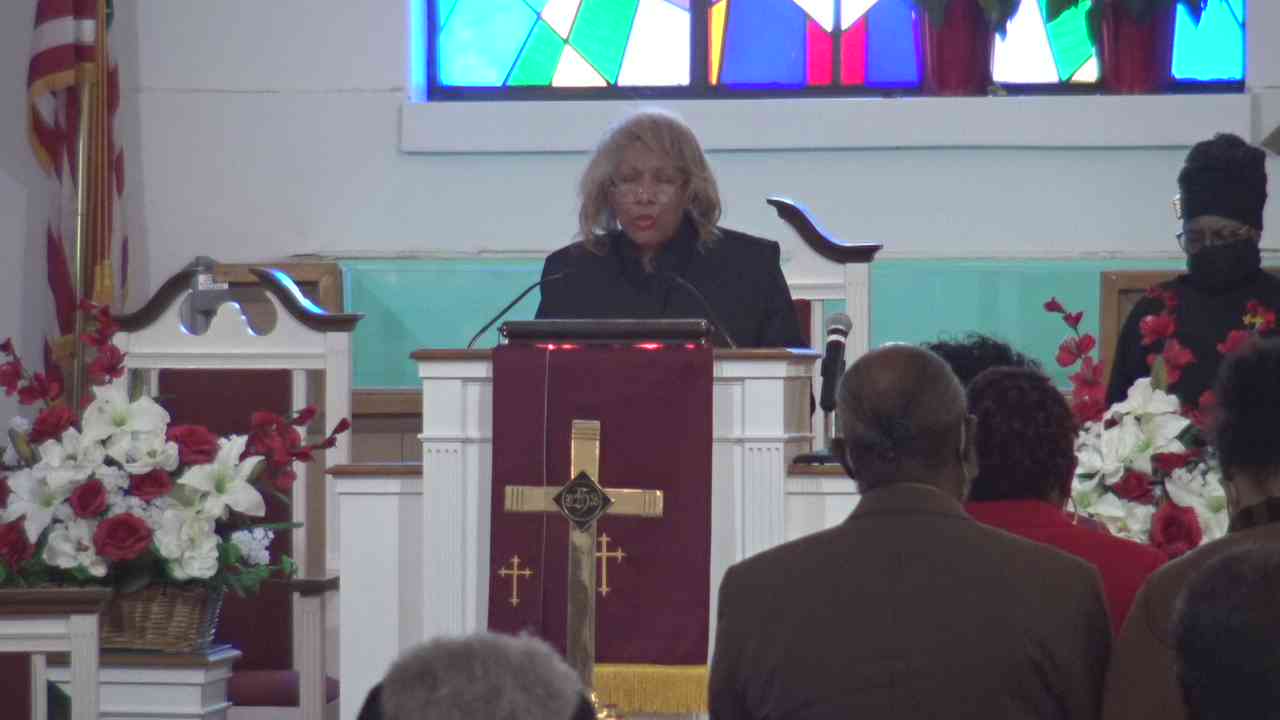 Sunday Service at First Baptist Church of Bayshore Pastor Rev Dr Daris ...